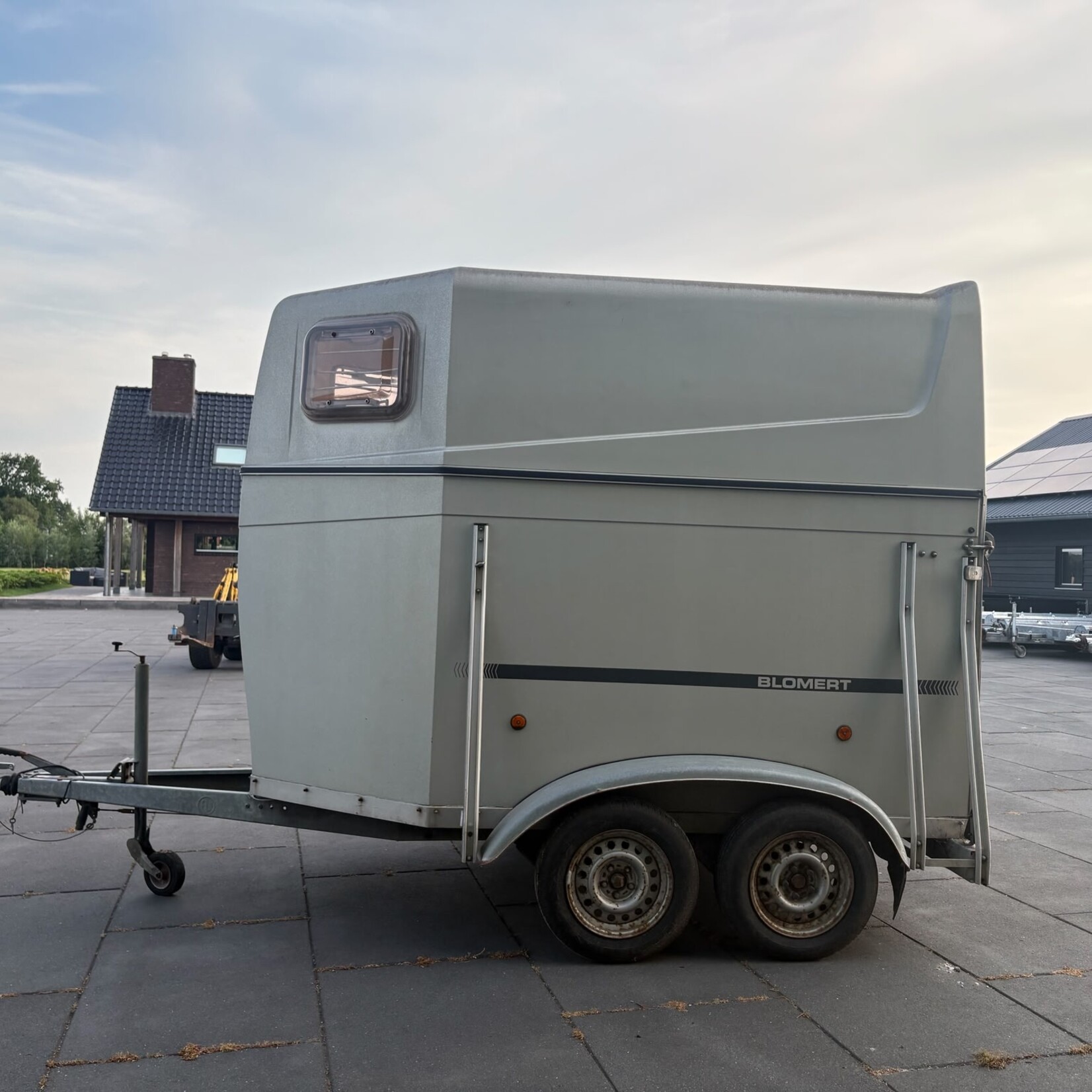 Blomert 2-paards paardentrailer LOW BUDGET !