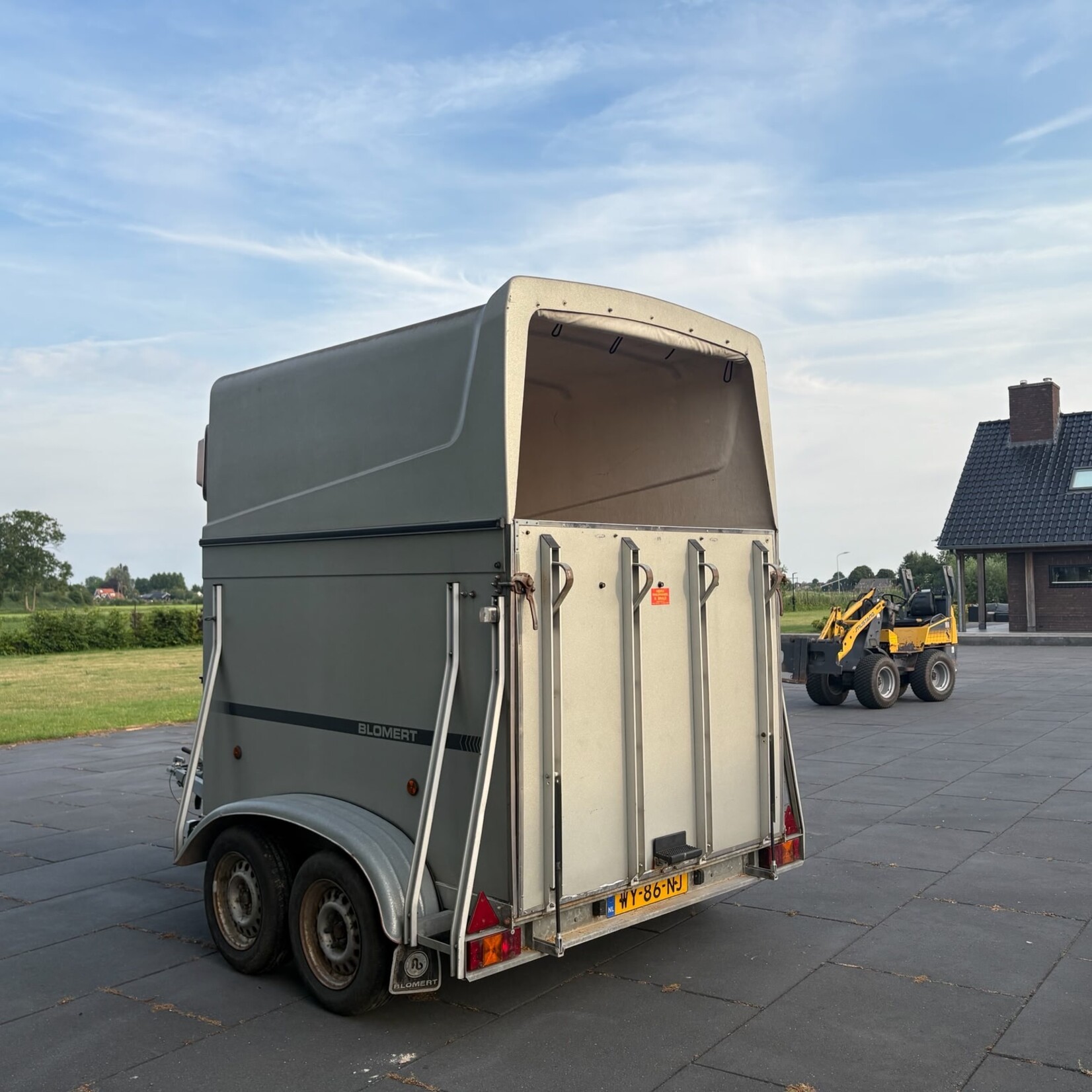 Blomert 2-paards paardentrailer LOW BUDGET !