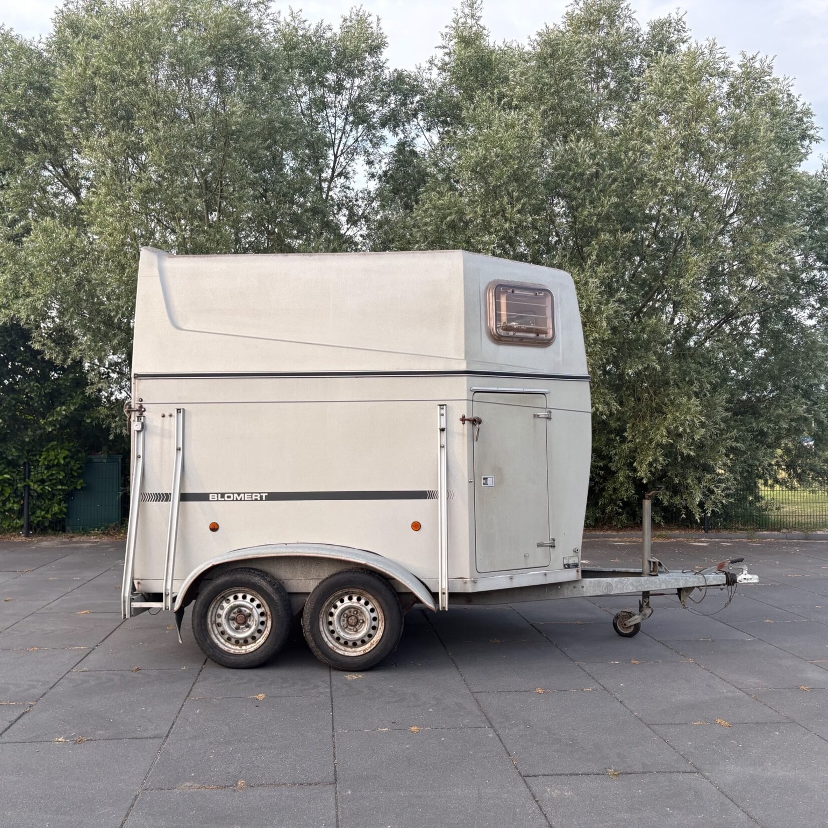 Blomert 2-paards paardentrailer LOW BUDGET !