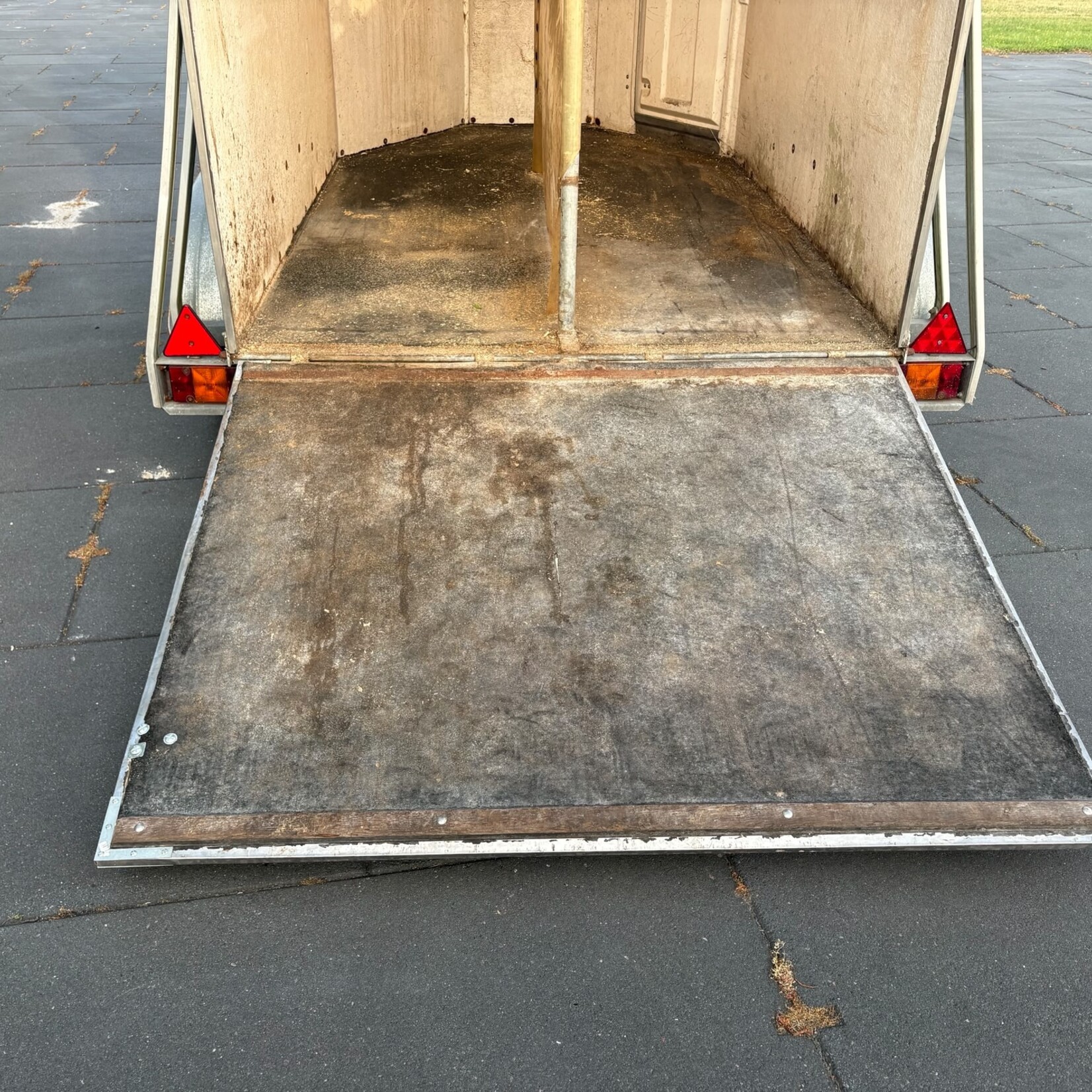 Blomert 2-paards paardentrailer LOW BUDGET !