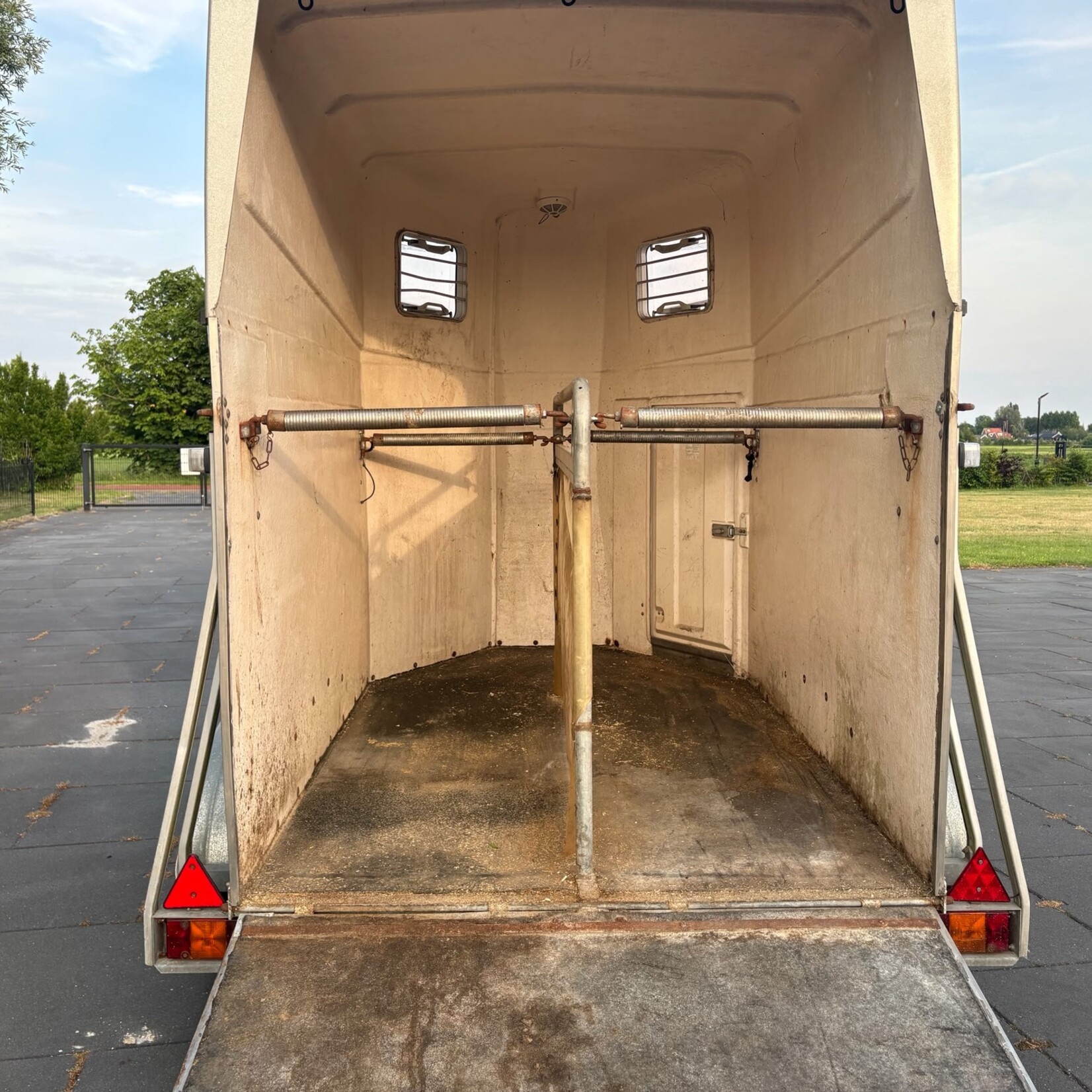 Blomert 2-paards paardentrailer LOW BUDGET !