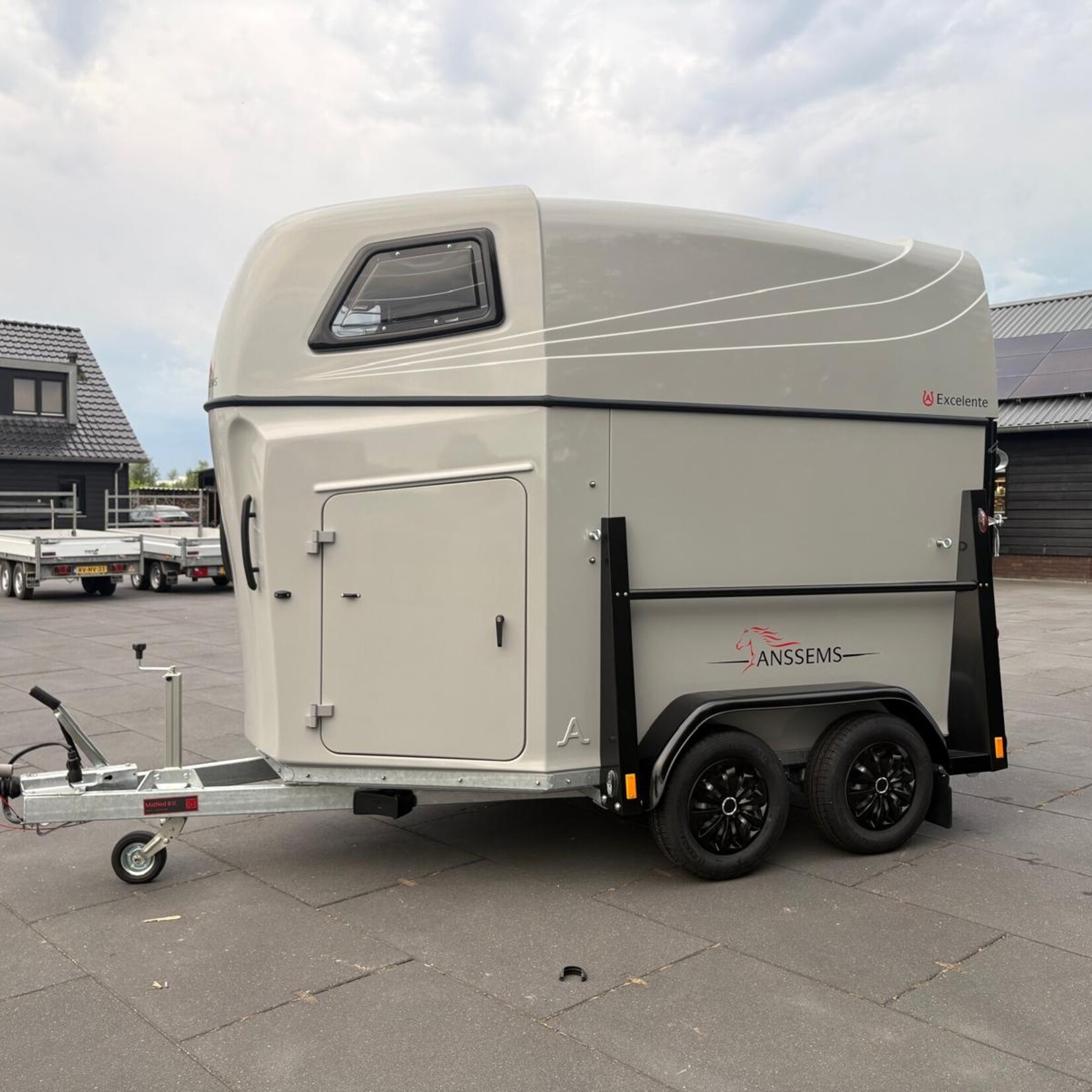 Anssems Excelente 2-paards Silver edition ! Vol kunststof en met zadelkamer!