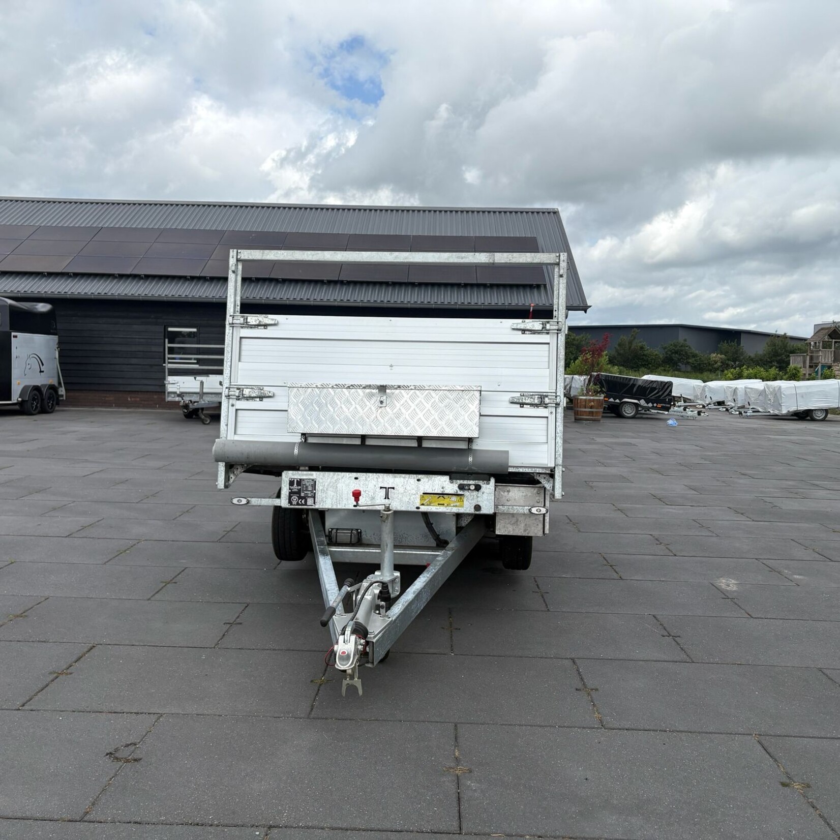 Twin Trailer 310 x 182 cm met veel handige opties 6 maanden oud !