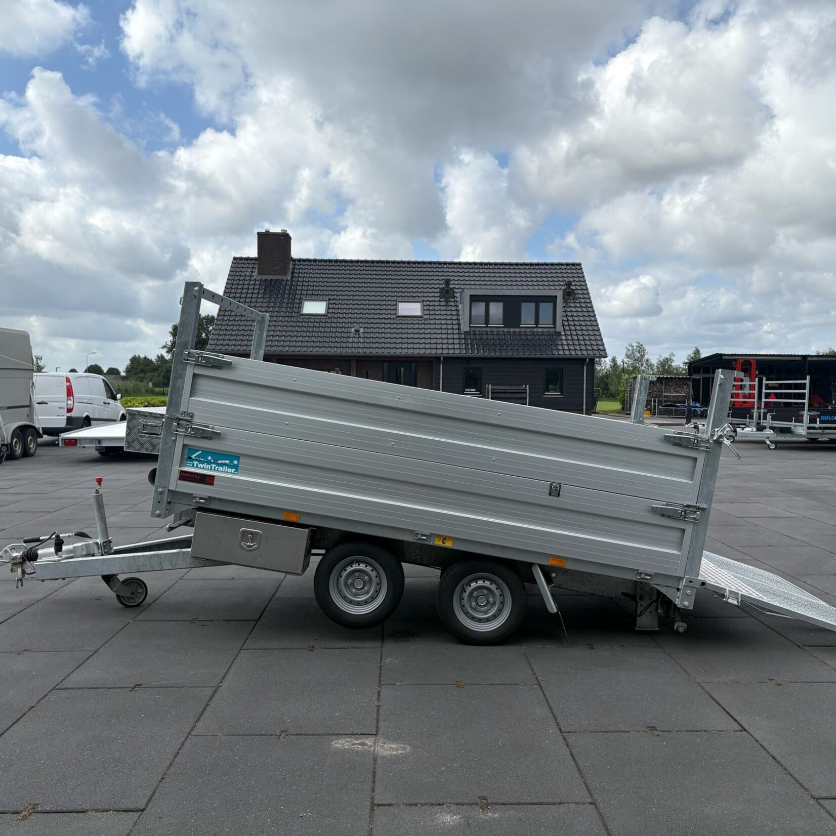 Twin Trailer 310 x 182 cm met veel handige opties 6 maanden oud !