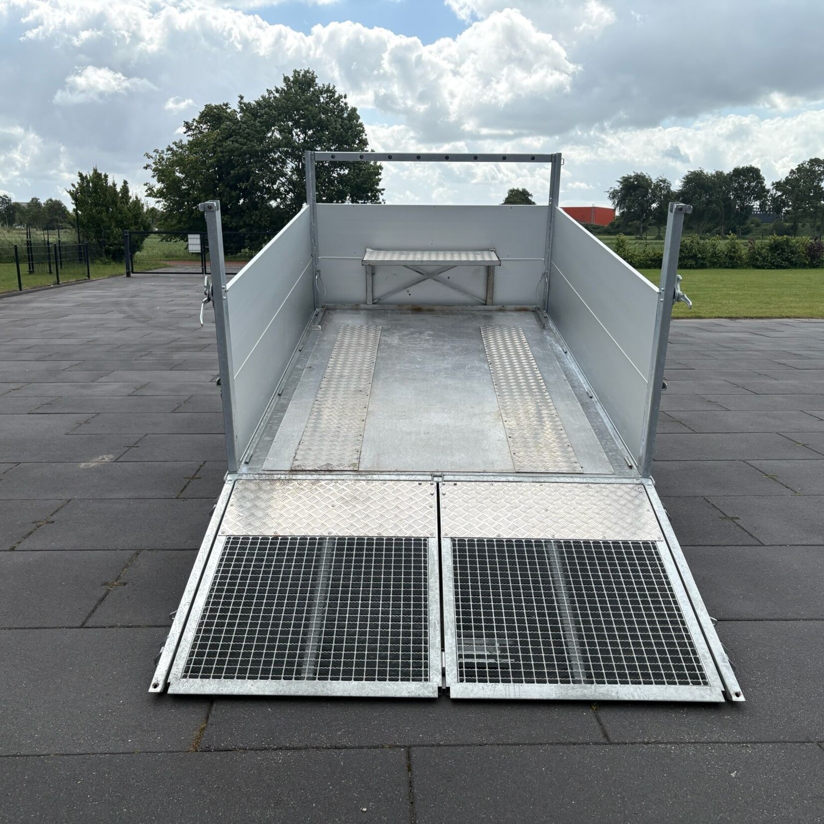Twin Trailer 310 x 182 cm met veel handige opties 6 maanden oud !