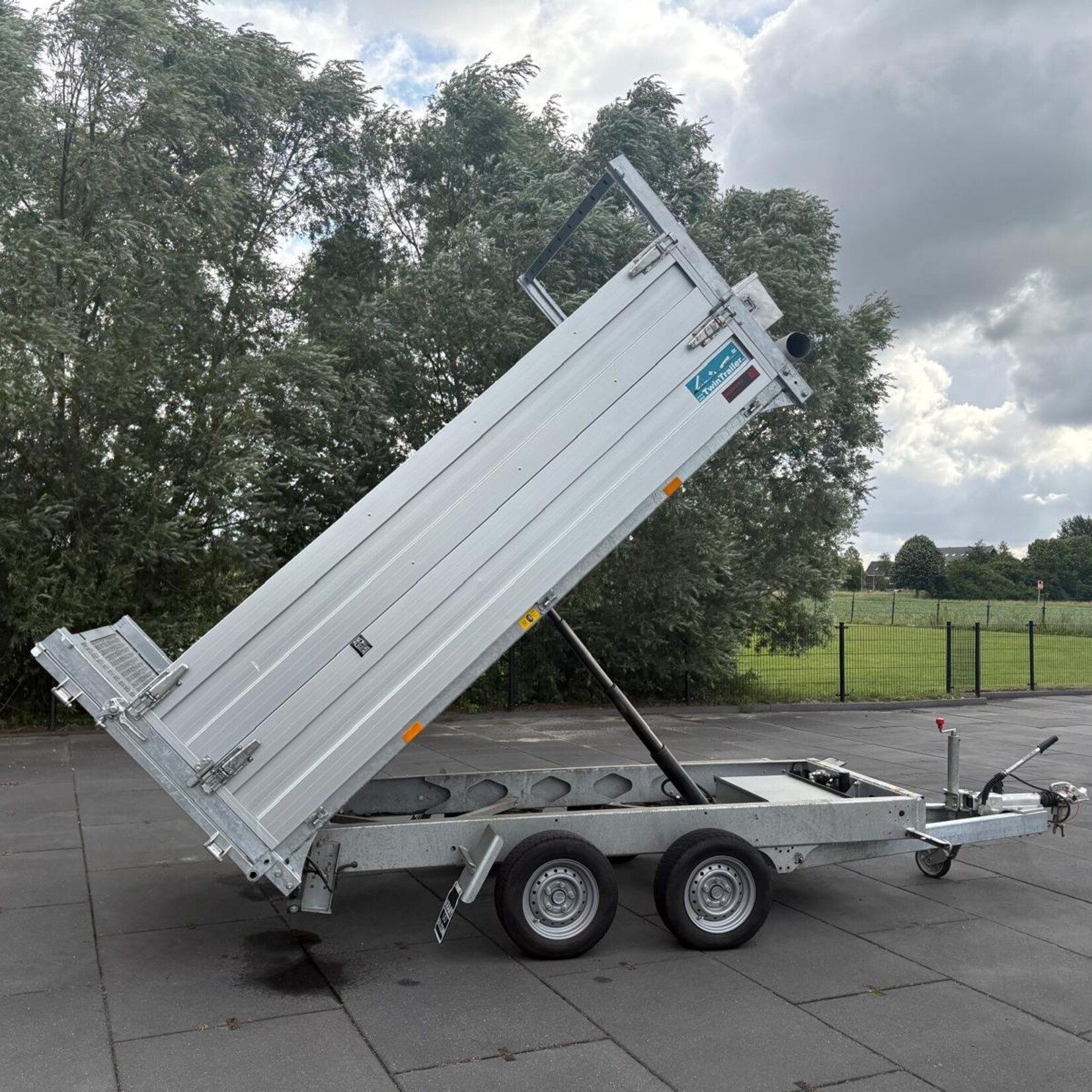 Twin Trailer 310 x 182 cm met veel handige opties 6 maanden oud !