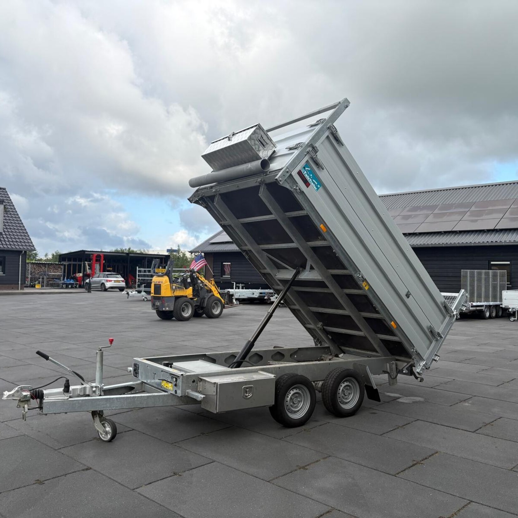 Twin Trailer 310 x 182 cm met veel handige opties 6 maanden oud !