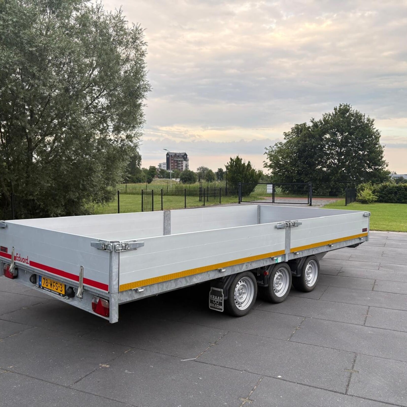 Eduard 3-asser 505 x 220 cm 3500 kg BJ 2023