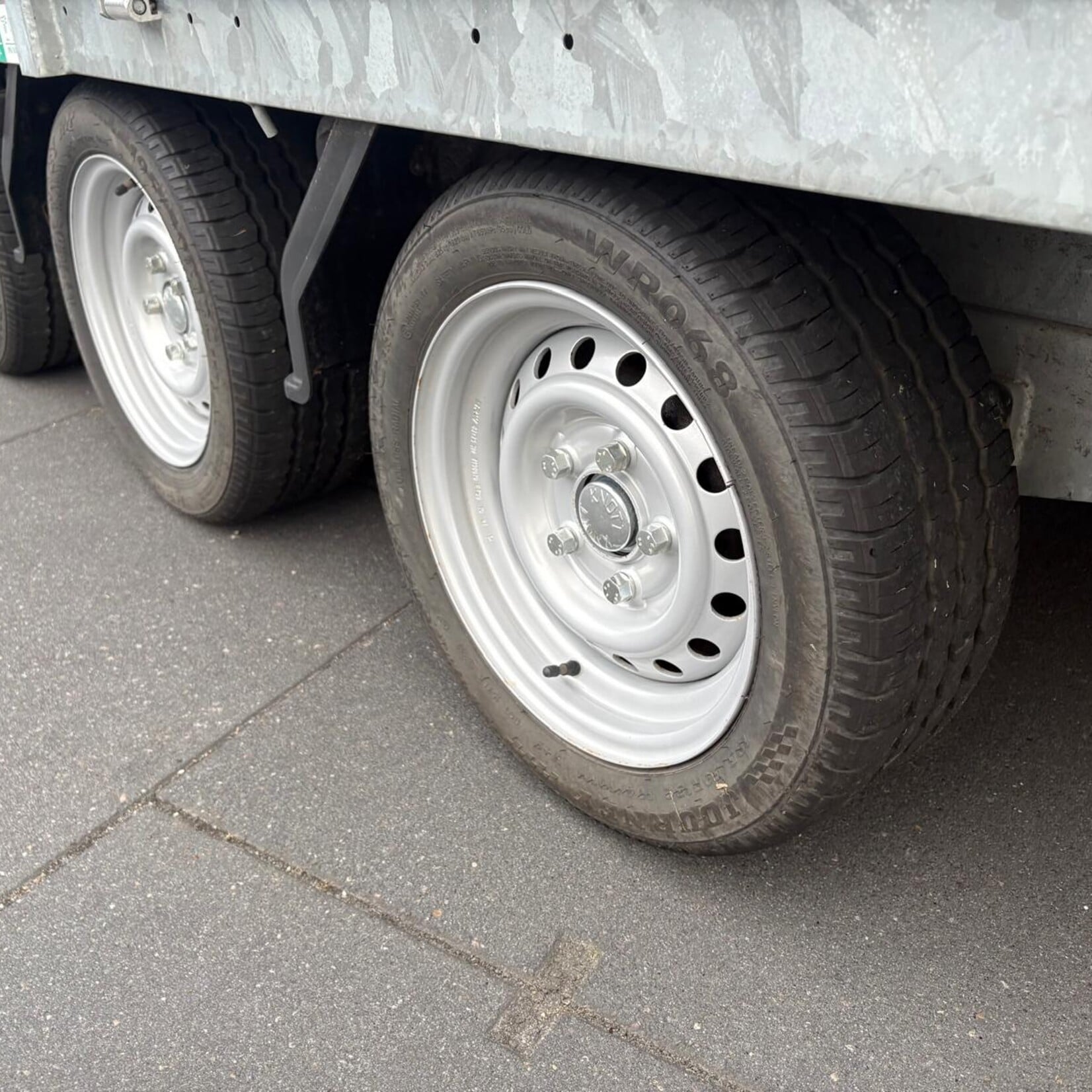 Eduard 3-asser 505 x 220 cm 3500 kg BJ 2023