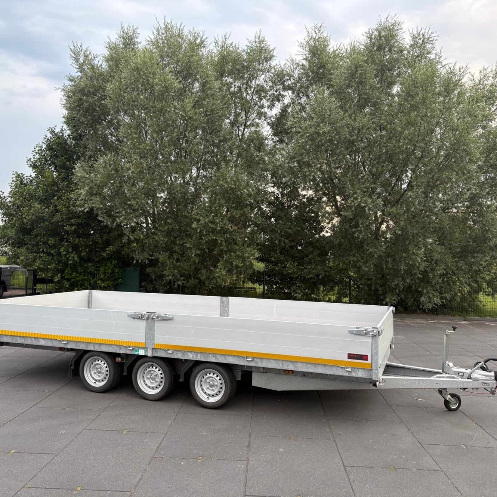 Eduard 3-asser 505 x 220 cm 3500 kg BJ 2023