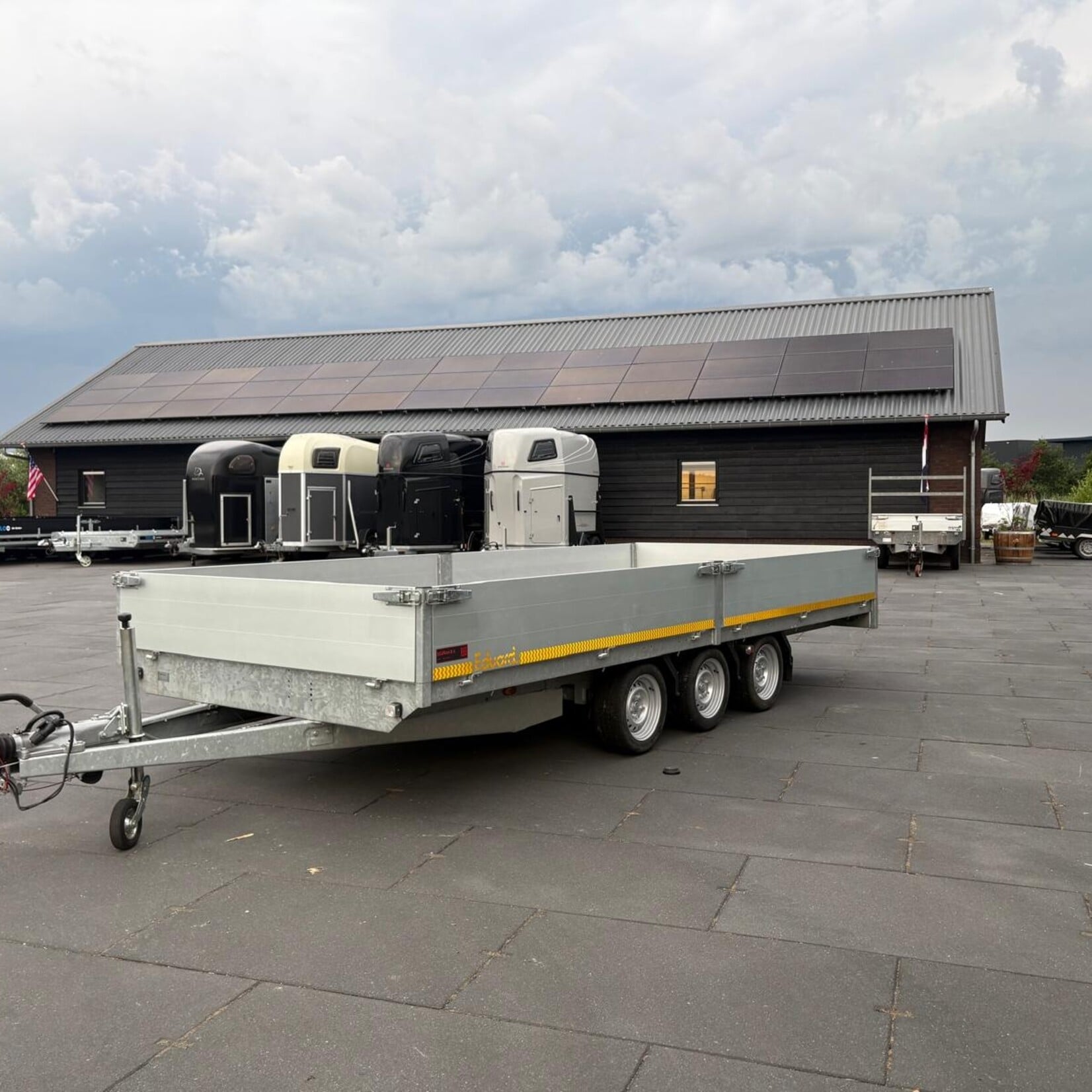 Eduard 3-asser 505 x 220 cm 3500 kg BJ 2023