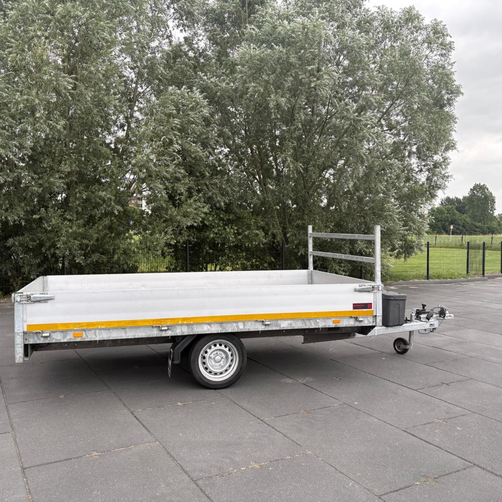 Eduard 310 x 160 cm 750 kg plateauwagen