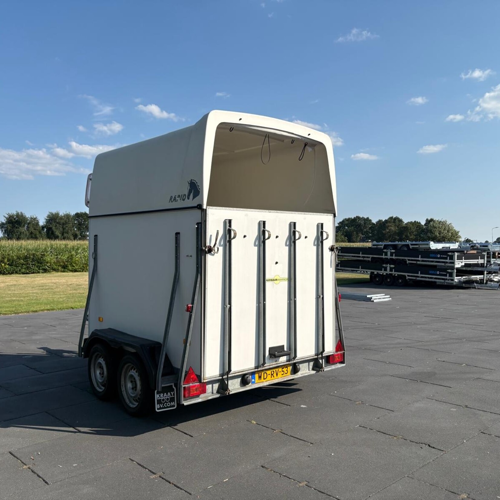 Humbaur 2-paards paardentrailer met zadelkamer