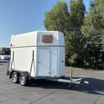 Humbaur 2-paards paardentrailer met zadelkamer