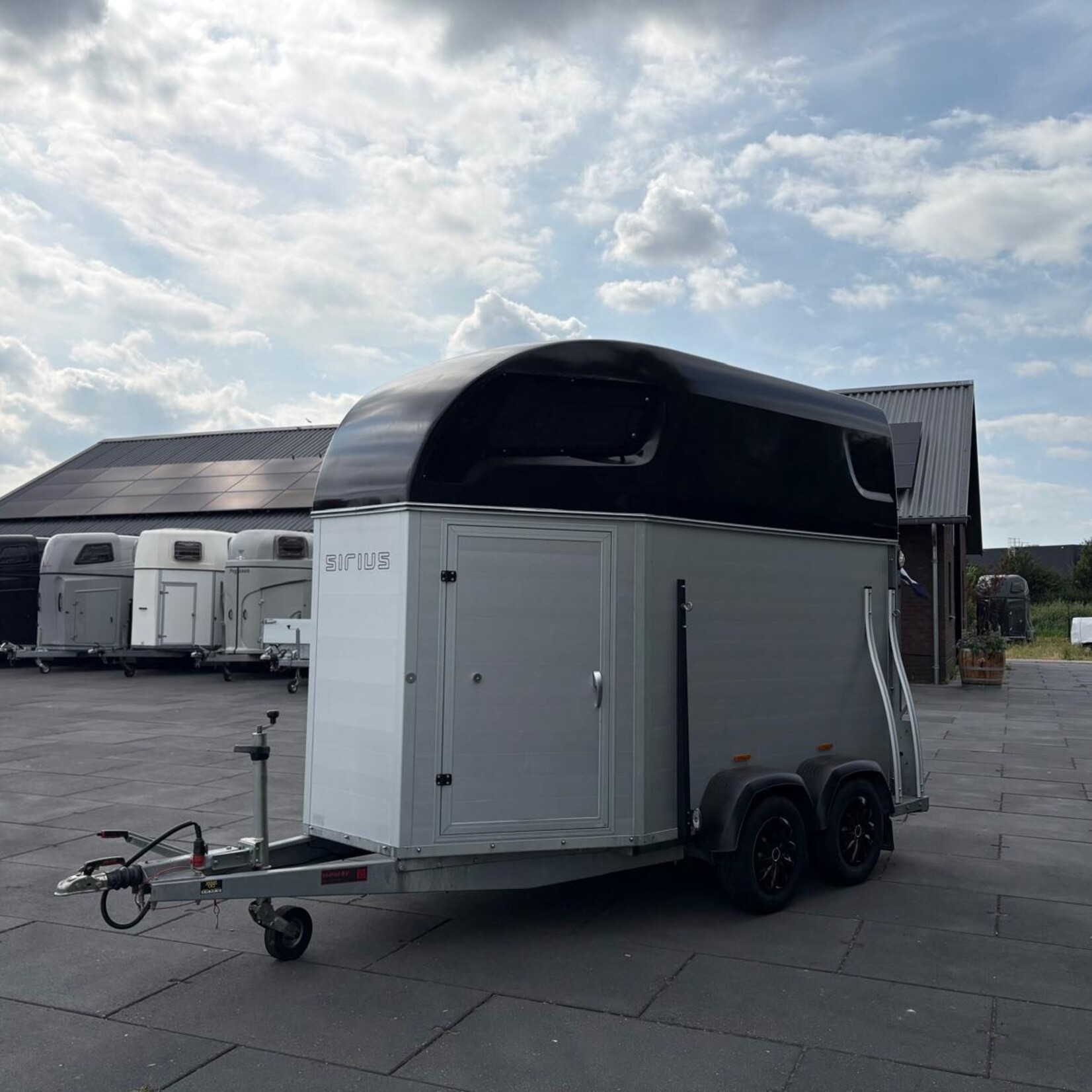 Sirius S 75 volledig alu met zadelkamer 2-paards