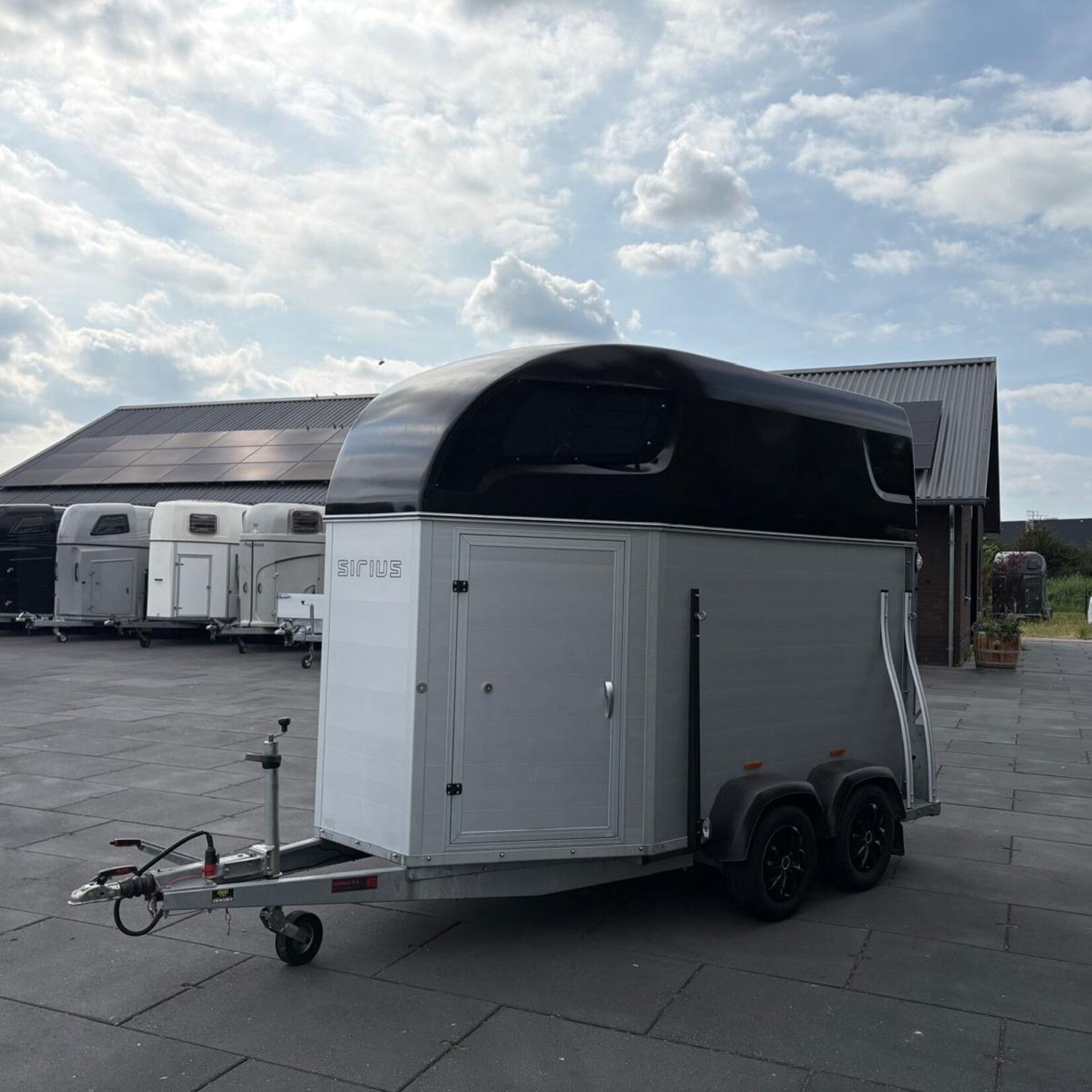 Sirius S 75 volledig alu met zadelkamer 2-paards