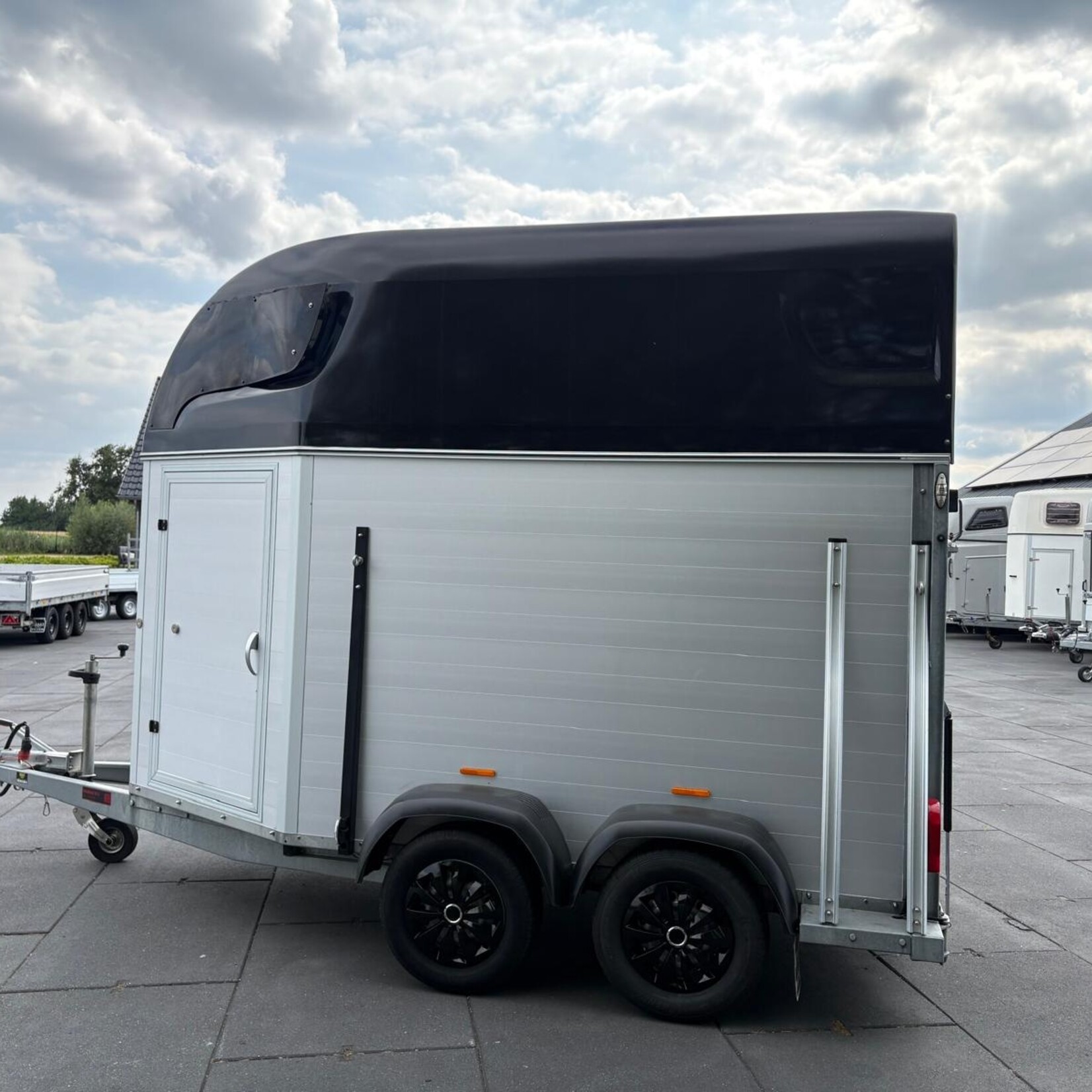 Sirius S 75 volledig alu met zadelkamer 2-paards