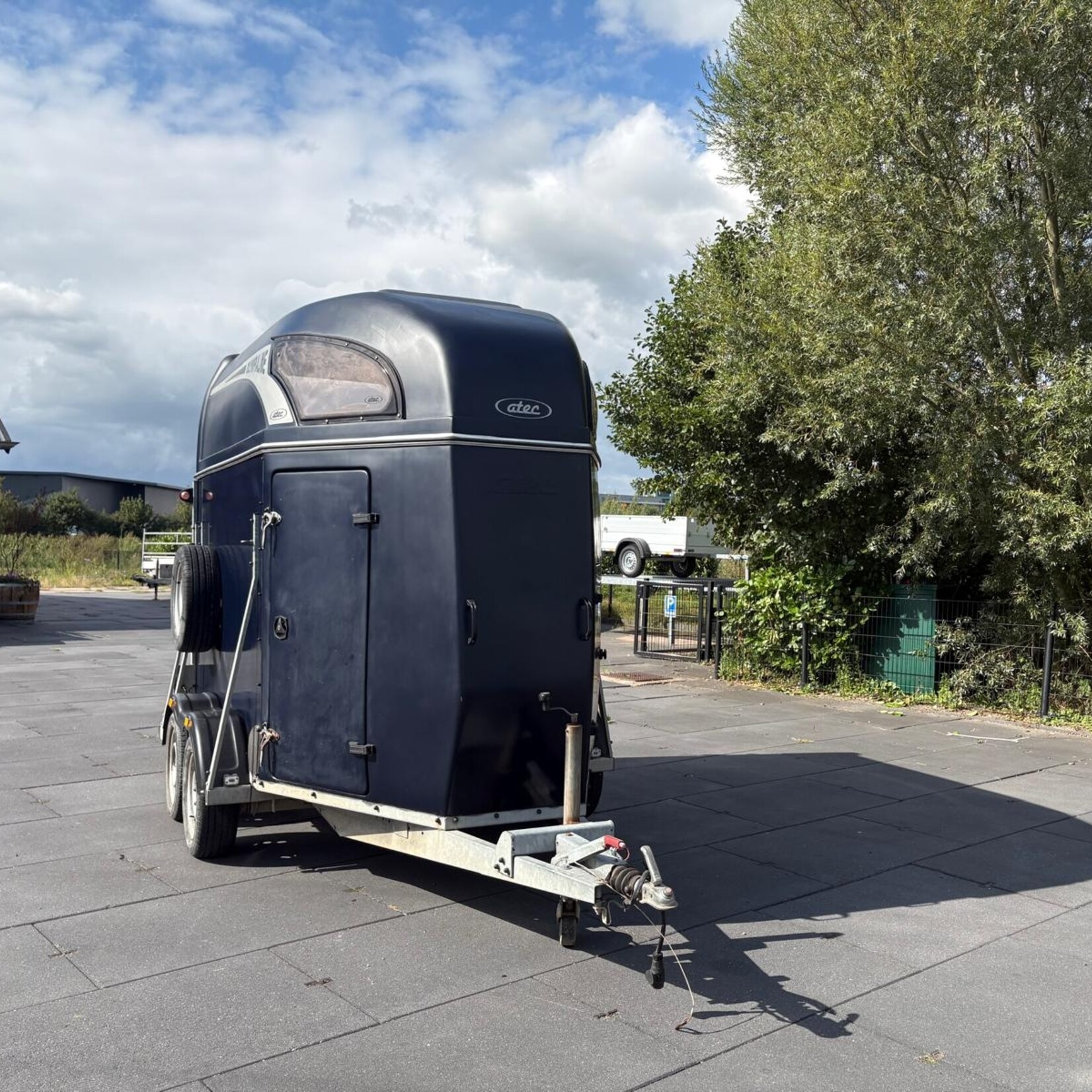 Atec Olympialine 2-paards trailer met zadelkamer (OPKNAPPER)