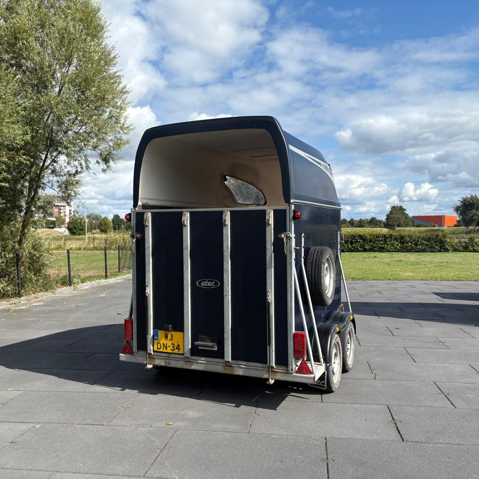 Atec Olympialine 2-paards trailer met zadelkamer (OPKNAPPER)