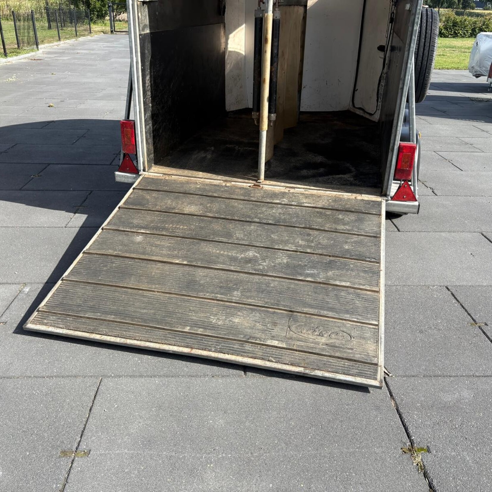 Atec Olympialine 2-paards trailer met zadelkamer (OPKNAPPER)