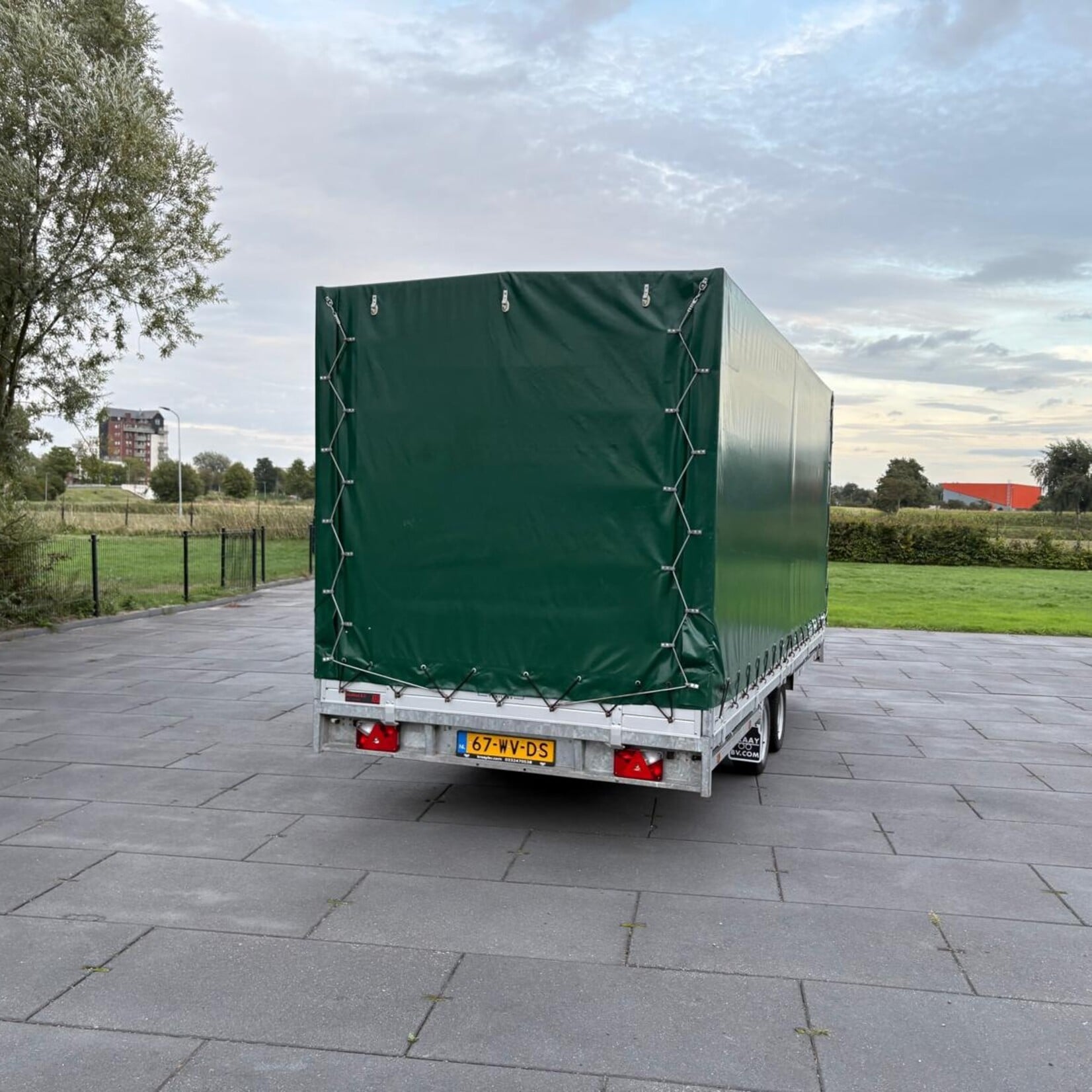 Hulco Meddax 500 x 205 cm incl huif in goede staat