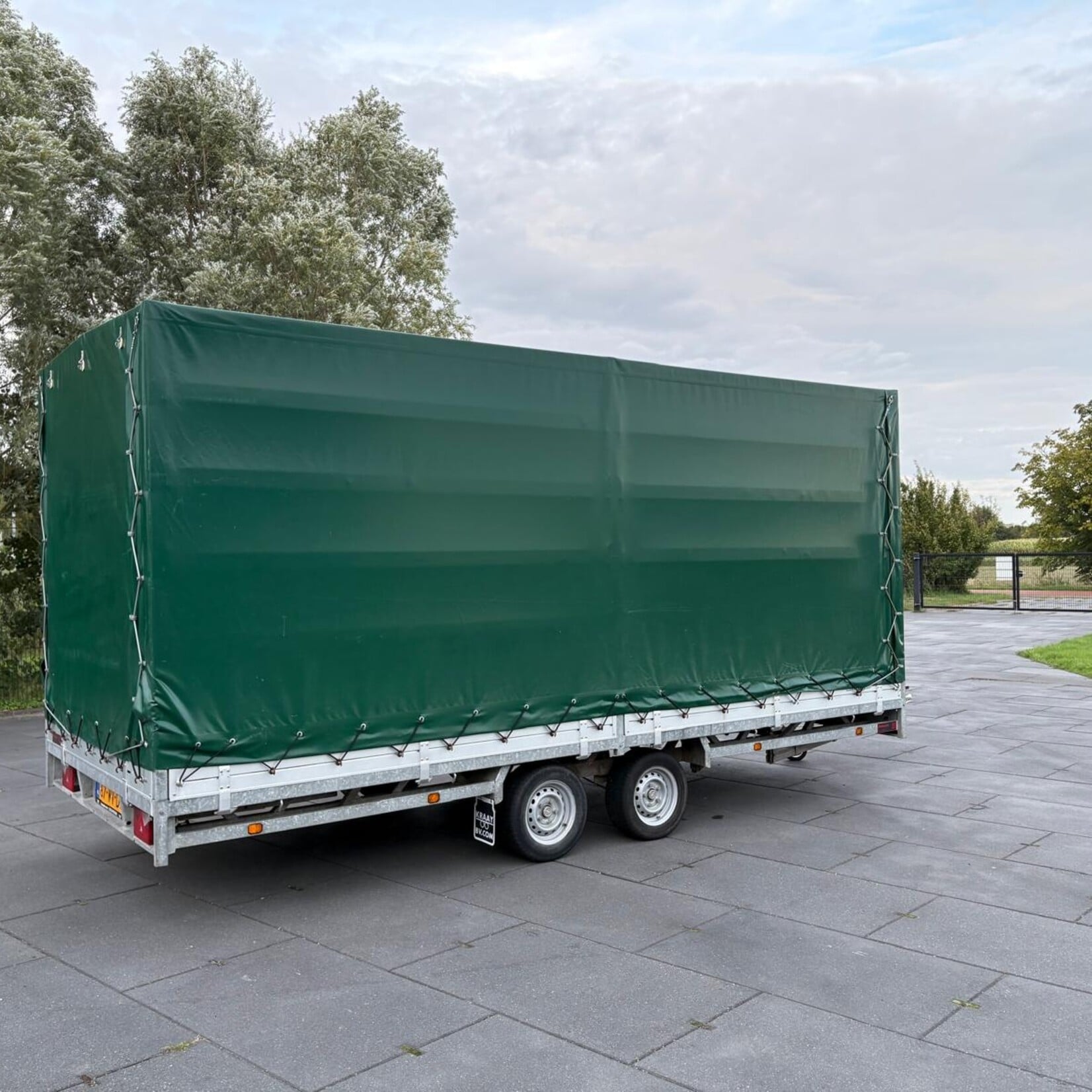 Hulco Meddax 500 x 205 cm incl huif in goede staat
