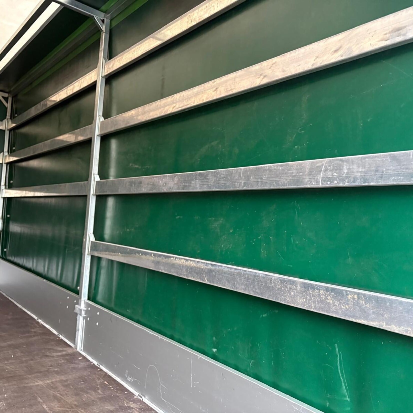 Hulco Meddax 500 x 205 cm incl huif in goede staat