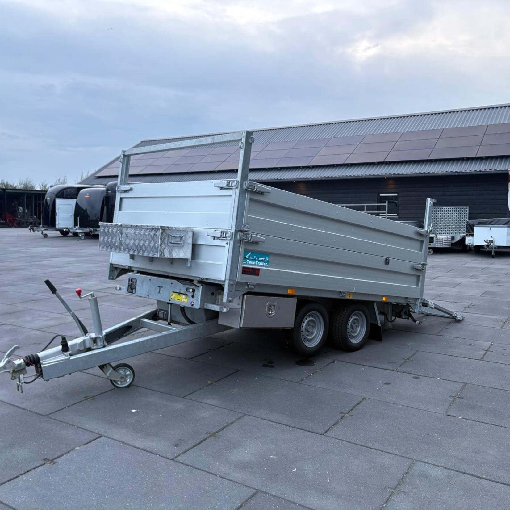 Twin Trailer 310 x 182 cm met veel handige opties 6 maanden oud !