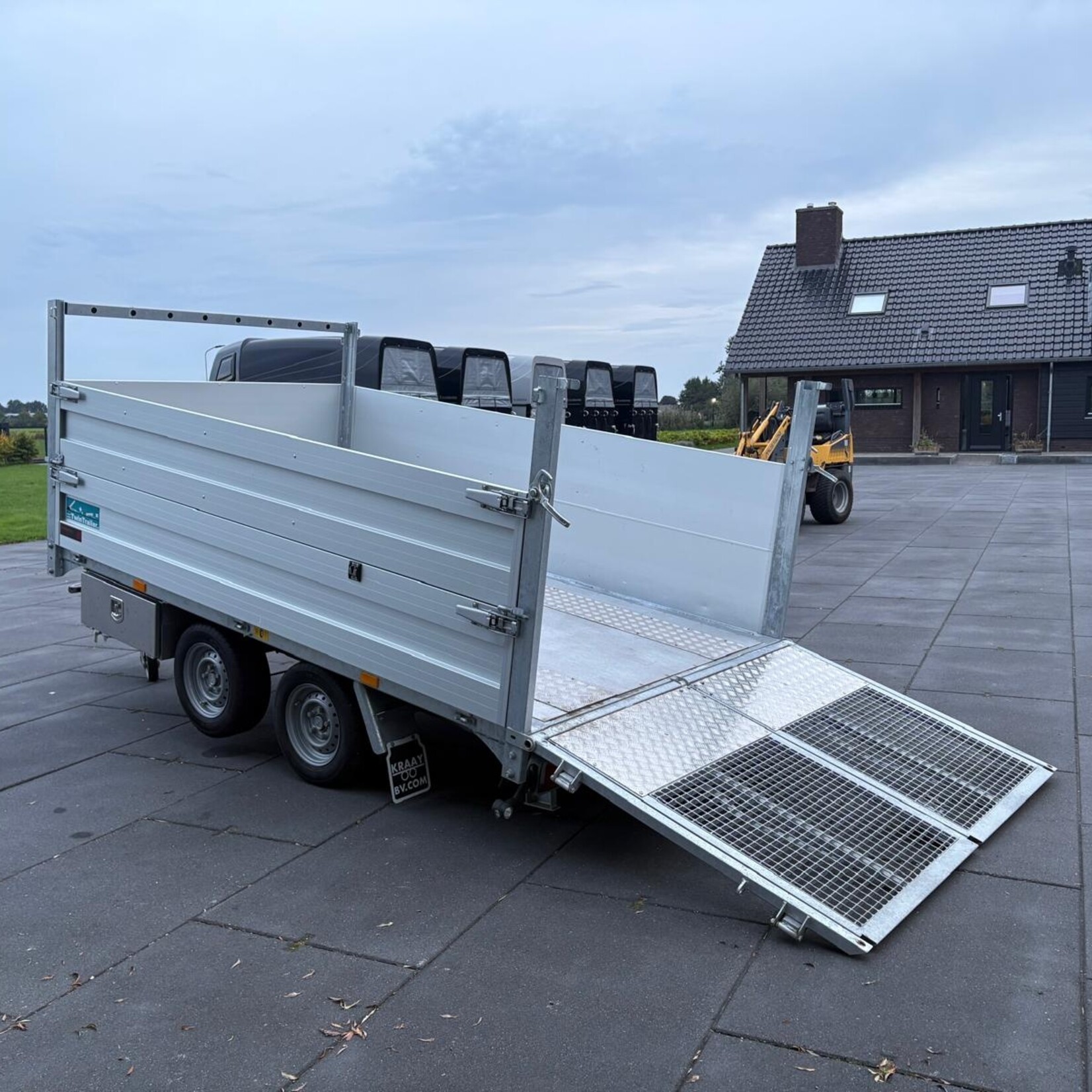 Twin Trailer 310 x 182 cm met veel handige opties 6 maanden oud !
