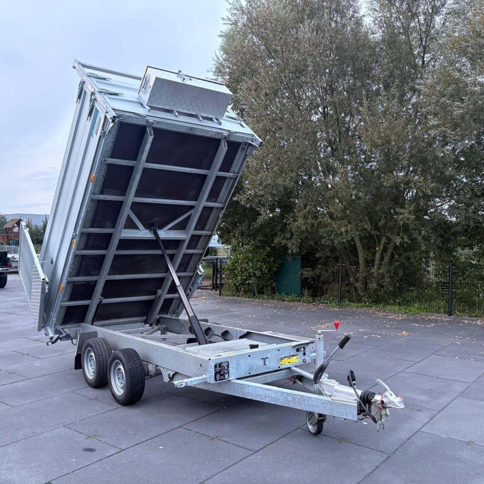 Twin Trailer 310 x 182 cm met veel handige opties 6 maanden oud !