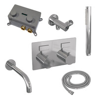 Brauer Brauer Chrome Edition Thermostatische Inbouw Badkraan met Omstel, Uitloop, Drukknoppen, Wandhouder met Wateruitlaat, Staafhanddouche & Doucheslang - Set 3 - Draaiknoppen - Chroom
