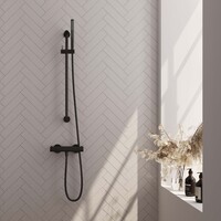 Brauer Brauer Black Edition Doucheset: Thermostatische Opbouwkraan met Glijstang, Staafhanddouche & Doucheslang - Set 1 - Draaiknoppen - Mat Zwart