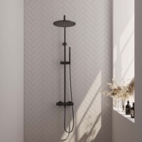 Brauer Brauer Black Editon Regendoucheset: Thermostatische Opbouwkraan met Omstel, Stijgbuis, Douchekop 30cm, Staafhanddouche & Doucheslang - Set 3 - Draaiknoppen - Mat Zwart