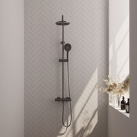 Brauer Brauer Gunmetal Editon Regendoucheset: Thermostatische Opbouwkraan met Omstel, Stijgbuis, Douchekop 20cm, 3-Standen Handdouche & Doucheslang - Set 2 - Draaiknoppen - PVD - Geborsteld Gunmetal