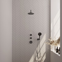 Brauer Brauer Gunmetal Editon Regendoucheset:  Thermostatische Inbouwkraan met Stopkranen, Gebogen Wandarm, Douchekop 20cm, Wandhouder met Wateruitlaat, 3-Standen Handdouche & Doucheslang - Set 9 - Draaiknoppen - PVD - Geborsteld Gunmetal