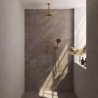 Brauer Brauer Gold Editon Regendoucheset:  Thermostatische Inbouwkraan met Stopkranen, Plafondarm, Douchekop 20cm, Wandhouder met Wateruitlaat, 3-Standen Handdouche & Doucheslang - Set 11 - Draaiknoppen - PVD - Geborsteld Goud