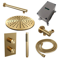 Brauer Brauer Gold Editon Regendoucheset:  Thermostatische Inbouwkraan met 3-Weg Omstel, Rechte Wandarm, Douchekop 30cm, Wandhouder met Wateruitlaat, Staafhanddouche & Doucheslang - Set 26 - Draaiknoppen - PVD - Geborsteld Goud
