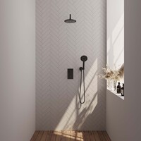 Brauer Brauer Black Editon Regendoucheset:  Thermostatische Inbouwkraan met 3-Weg Omstel, Gebogen Wandarm, Douchekop 20cm, Wandhouder met Wateruitlaat, 3-Standen Handdouche & Doucheslang - Set 33 - Draaiknoppen - Mat Zwart