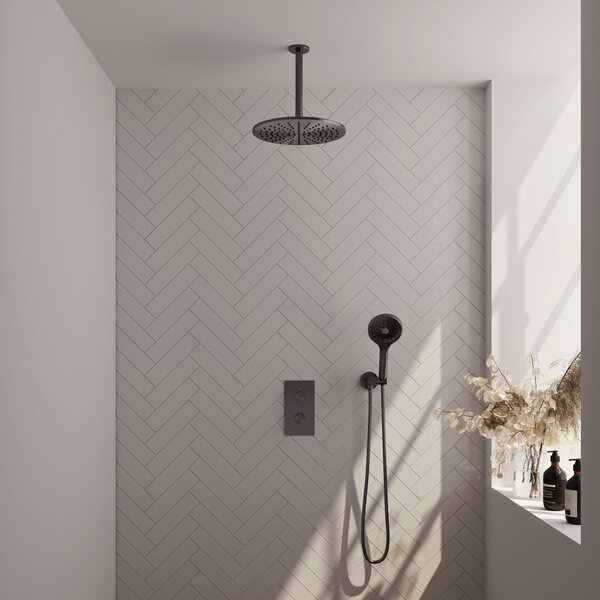 Brauer Brauer Gunmetal Editon Regendoucheset:  Thermostatische Inbouwkraan met 3-Weg Omstel, Plafondarm, Douchekop 30cm, Wandhouder met Wateruitlaat, 3-Standen Handdouche & Doucheslang - Set 36 - Draaiknoppen - PVD - Geborsteld Gunmetal