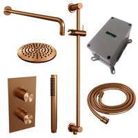 Brauer Brauer Copper Editon Regendoucheset:  Thermostatische Inbouwkraan met 3-Weg Omstel, Gebogen Wandarm, Douchekop 20cm, Glijstang met Wateruitlaat, Staafhanddouche & Doucheslang - Set 39 - Draaiknoppen - PVD - Geborsteld Koper