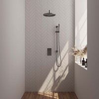 Brauer Brauer Gunmetal Editon Regendoucheset:  Thermostatische Inbouwkraan met 3-Weg Omstel, Gebogen Wandarm, Douchekop 30cm, Glijstang met Wateruitlaat, Staafhanddouche & Doucheslang - Set 40 - Draaiknoppen - PVD - Geborsteld Gunmetal