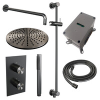 Brauer Brauer Gunmetal Editon Regendoucheset:  Thermostatische Inbouwkraan met 3-Weg Omstel, Gebogen Wandarm, Douchekop 30cm, Glijstang met Wateruitlaat, Staafhanddouche & Doucheslang - Set 40 - Draaiknoppen - PVD - Geborsteld Gunmetal