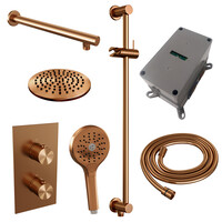 Brauer Brauer Copper Editon Regendoucheset:  Thermostatische Inbouwkraan met 3-Weg Omstel, Rechte Wandarm, Douchekop 20cm, Glijstang met Wateruitlaat, 3-Standen Handdouche & Doucheslang - Set 43 - Draaiknoppen - PVD - Geborsteld Koper