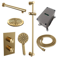 Brauer Brauer Gold Editon Regendoucheset:  Thermostatische Inbouwkraan met 3-Weg Omstel, Rechte Wandarm, Douchekop 20cm, Glijstang met Wateruitlaat, 3-Standen Handdouche & Doucheslang - Set 43 - Draaiknoppen - PVD - Geborsteld Goud