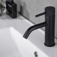 Wiesbaden Wiesbaden Ribbd Wastafelkraan - Opbouw - Laag - Mat Zwart