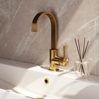 Brauer Brauer Gold Carving Opbouw Wastafelmengkraan met Draaibare Platte Uitloop - Model A - Hoog - Geribbeld Hendel - PVD - PVD - Geborsteld Goud