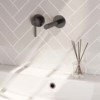 Brauer Brauer Gunmetal Carving Inbouw Wastafelmengkraan met Rechte Uitloop & Rozetten - Model A1 - Geribbeld Hendel Links - PVD - PVD - Geborsteld Gunmetal