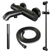 Brauer Brauer Black Carving Thermostatische Opbouw Badkraan met Omstel, Glijstang, Staafhanddouche & Doucheslang - Set 1 - Geribbeld Draaiknoppen - Mat Zwart