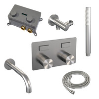Brauer Brauer Brushed Carving Thermostatische Inbouw Badkraan met Omstel, Uitloop, Drukknoppen, Wandhouder met Wateruitlaat, Staafhanddouche & Doucheslang - Set 3 - Geribbeld Draaiknoppen - PVD - Geborsteld RVS