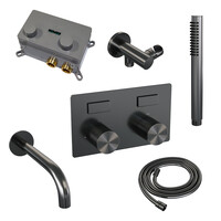 Brauer Brauer Gunmetal Carving Thermostatische Inbouw Badkraan met Omstel, Uitloop, Drukknoppen, Wandhouder met Wateruitlaat, Staafhanddouche & Doucheslang - Set 3 - Geribbeld Draaiknoppen - PVD - Geborsteld Gunmetal